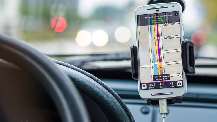 Hvorfor skal jeg have en GPS-tracker i min bil?